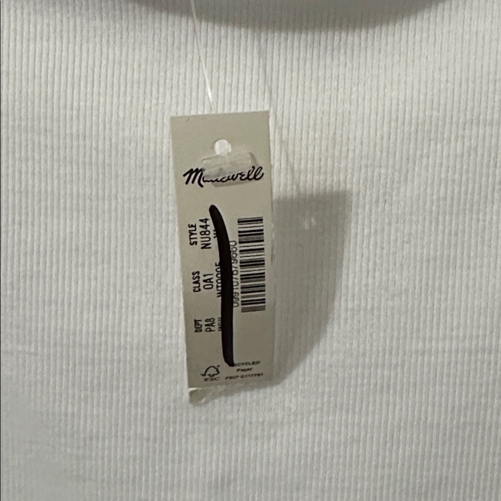 Madewell (Re)generative Cotton Essential High-Neck
Tank in White - Picture 8 of 9
